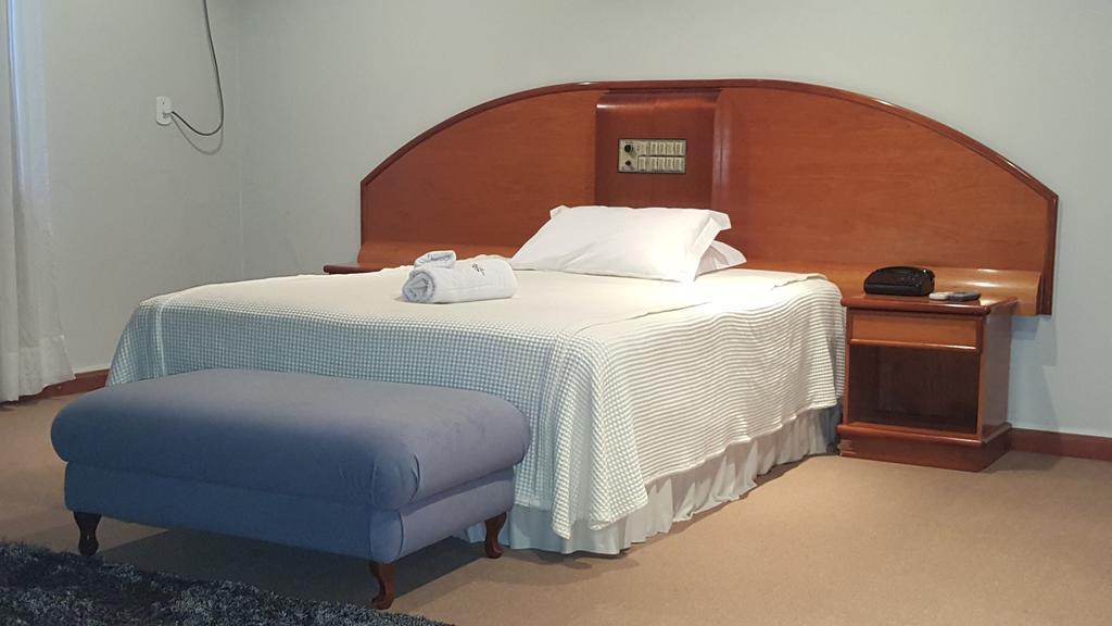 Cristal Executive Hotel Francisco Beltrao Phòng bức ảnh