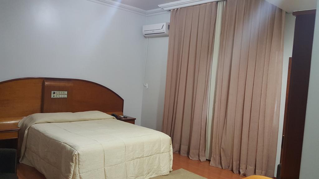 Cristal Executive Hotel Francisco Beltrao Phòng bức ảnh